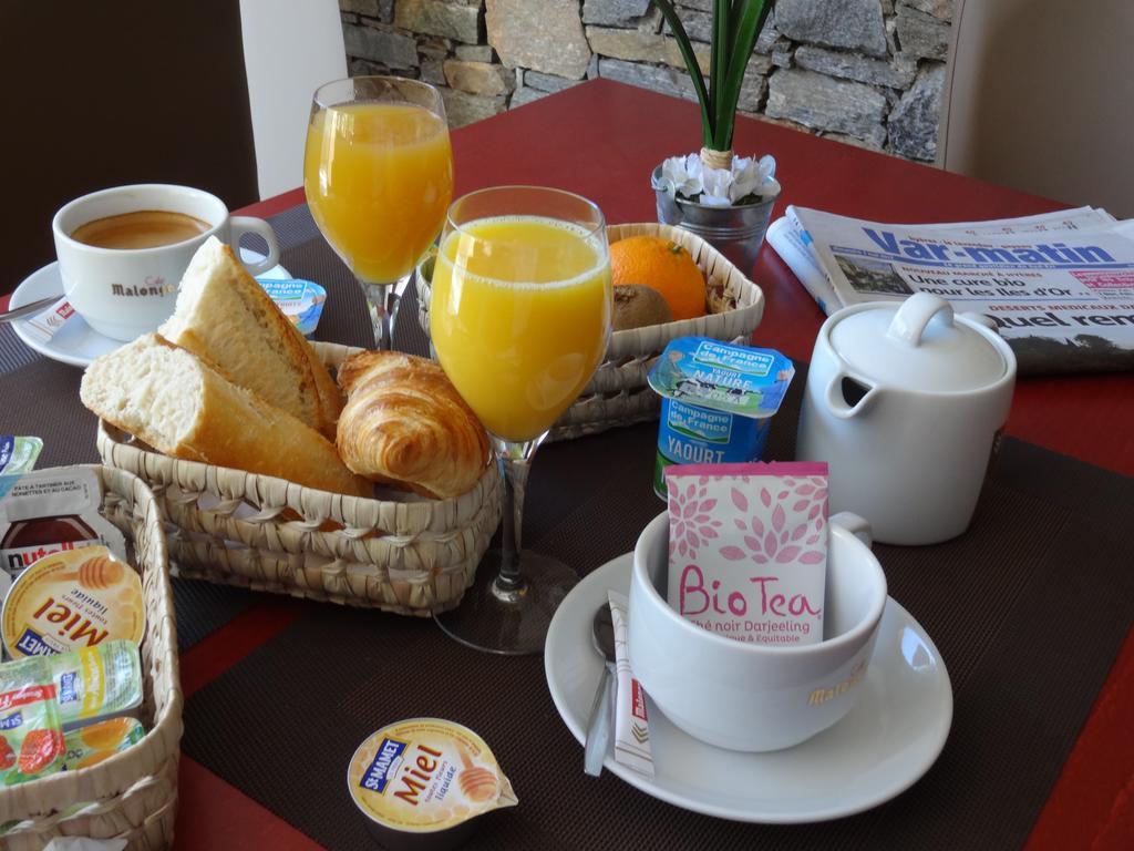 Auberge Du Cap Negre Le Lavandou Buitenkant foto